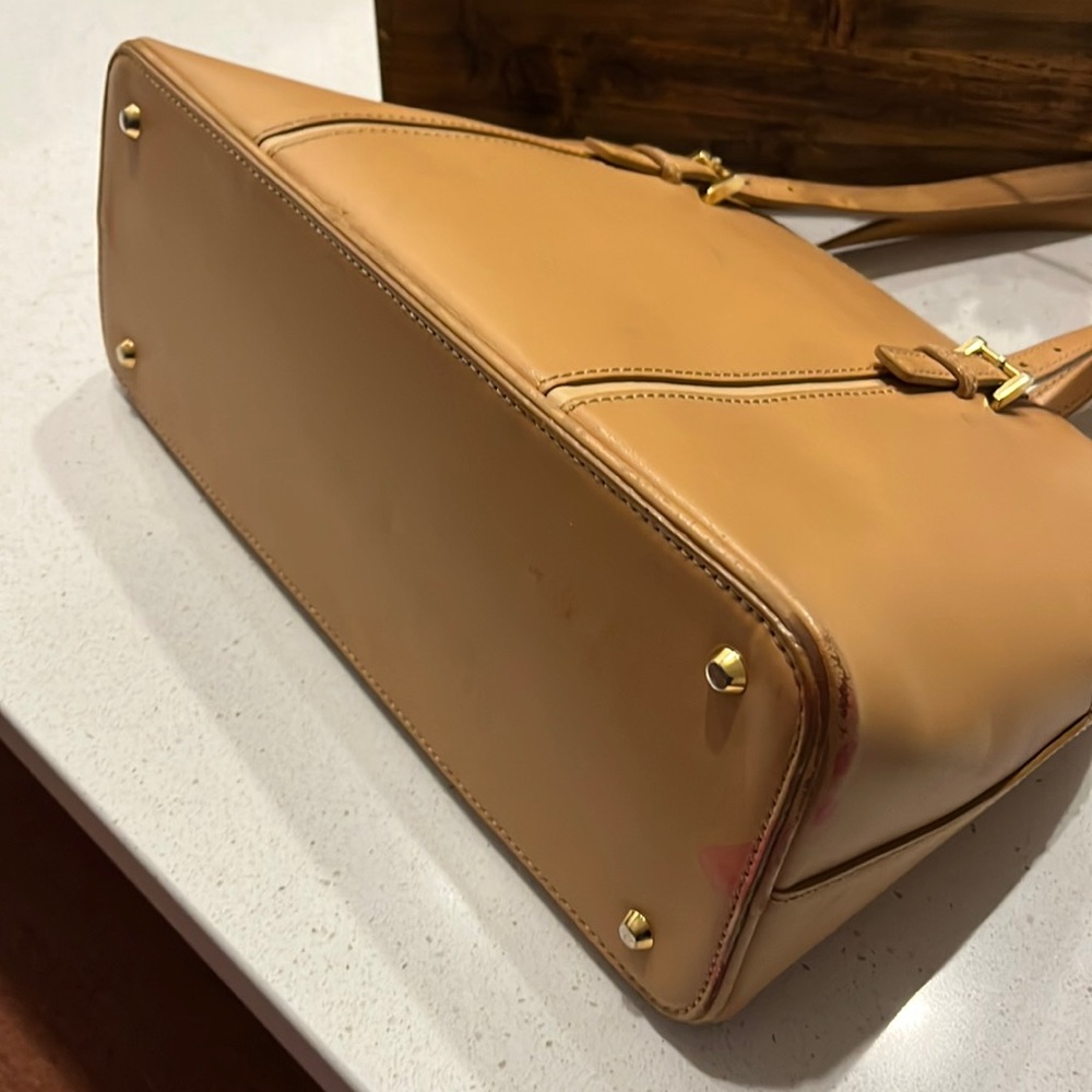 💜💜Authentic Burberry Handbag💜💜 - Picture 2 of 16